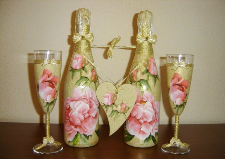 decorazione di bottiglie di champagne per decoupage di nozze