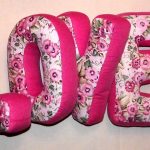 design di cuscini con lettere