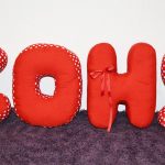 idee per tipi di cuscini con lettere
