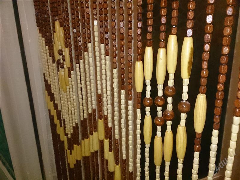 foto di interni di tende in legno