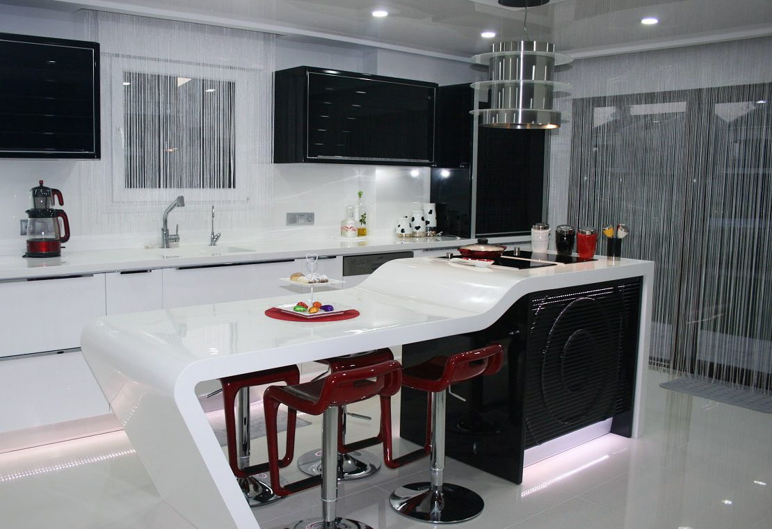 progetto di cucina con tende a fili