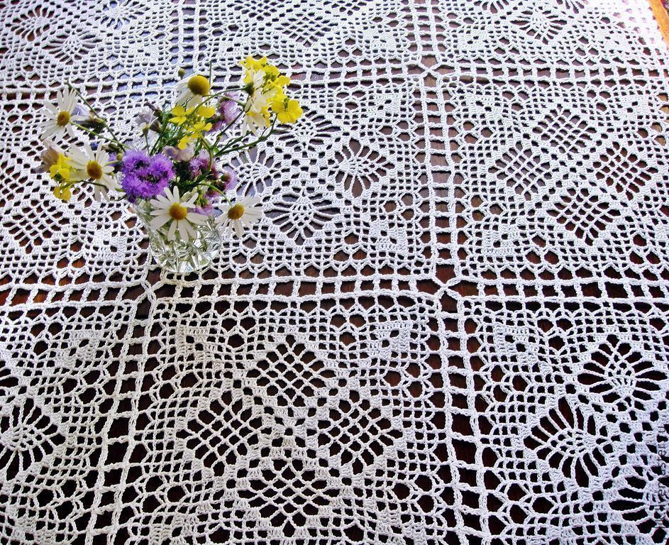 tovaglia all'uncinetto elegante