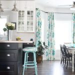 tende in un interno in stile moderno