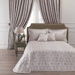 set di tende e copriletti per le opzioni fotografiche della camera da letto