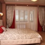 idee per set di tende e copriletti per la camera da letto