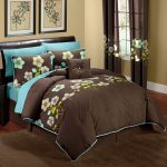 set di tende e copriletti per idee di design per la camera da letto