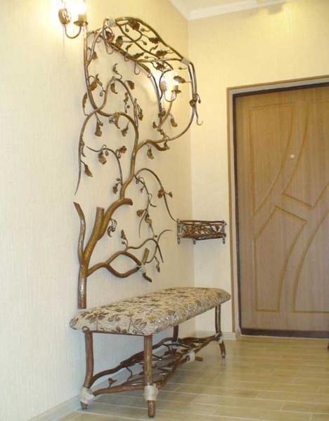 appendiabiti in legno forgiato