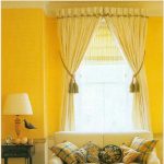 fissaggio delle tende alla cornice decorativa foto