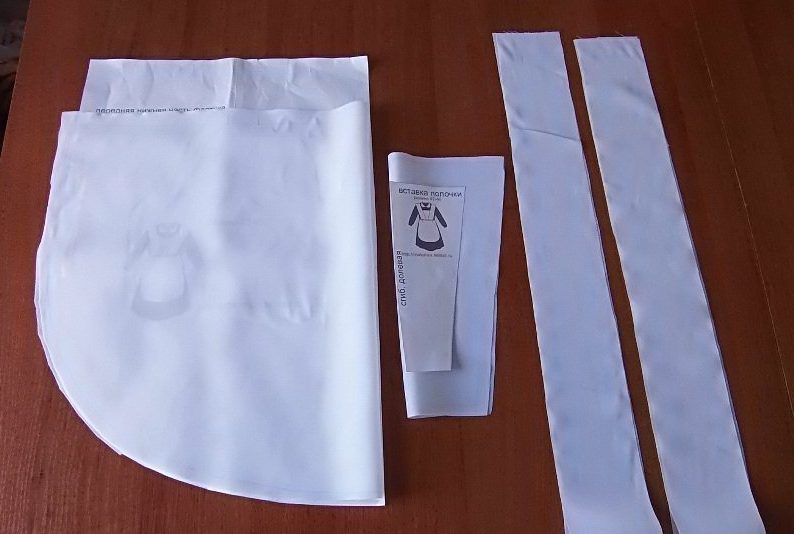 grembiuli alla moda tagliati