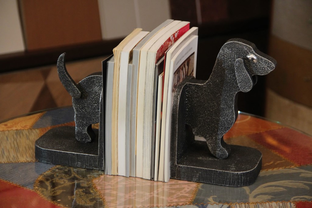 supporto per libri bassotto