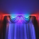 ideje za notranjo opremo z LED trakovi za osvetlitev zaves