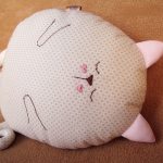 idee per cuscini a forma di gatto