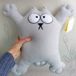 idee di design a forma di cuscino con gatto