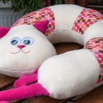 foto del design del cuscino a forma di gatto