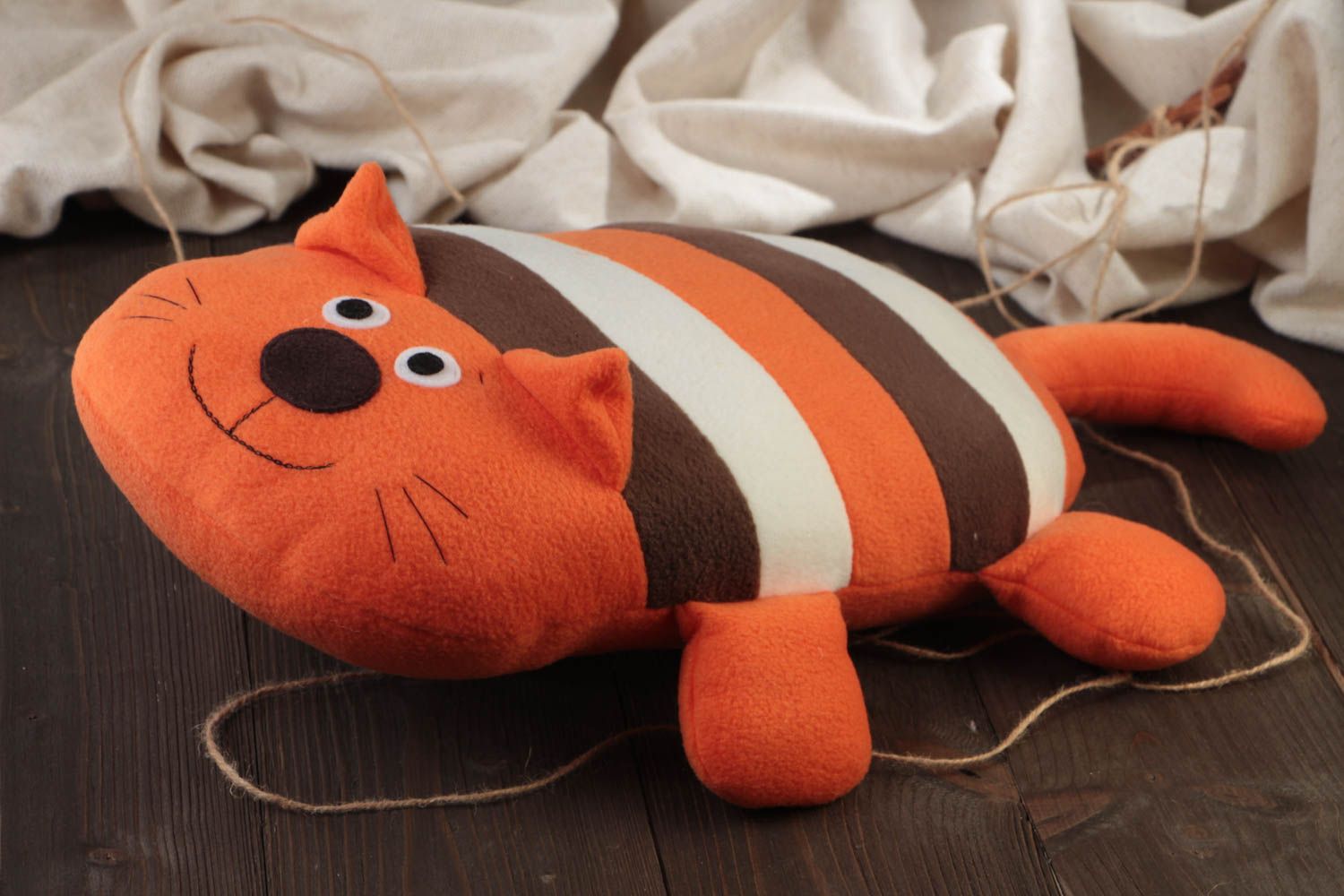 idee di design a forma di cuscino con gatto