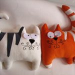 idee di design a forma di cuscino con gatto