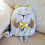 idee per cuscini a forma di gatto