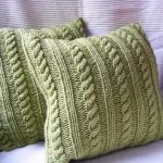 idee per decorare cuscini lavorati a maglia