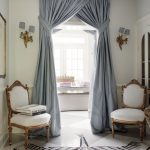 foto di decorazioni con tende sulla porta