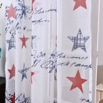 foto di tende con design a stelle