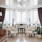 soffitto teso e tende all'interno