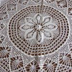 decorazione fotografica con tovaglia all'uncinetto