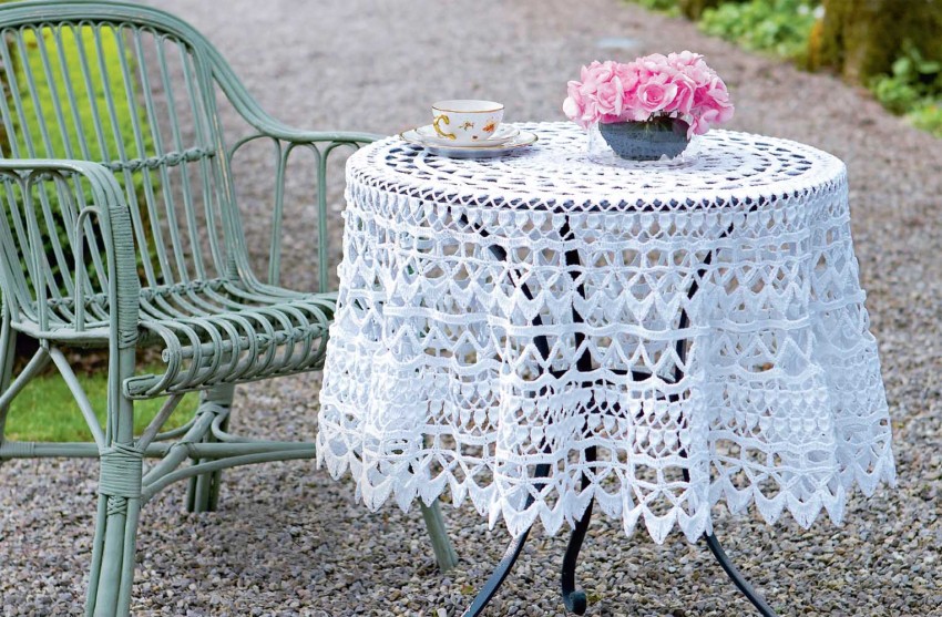 decorazione per tovaglia all'uncinetto