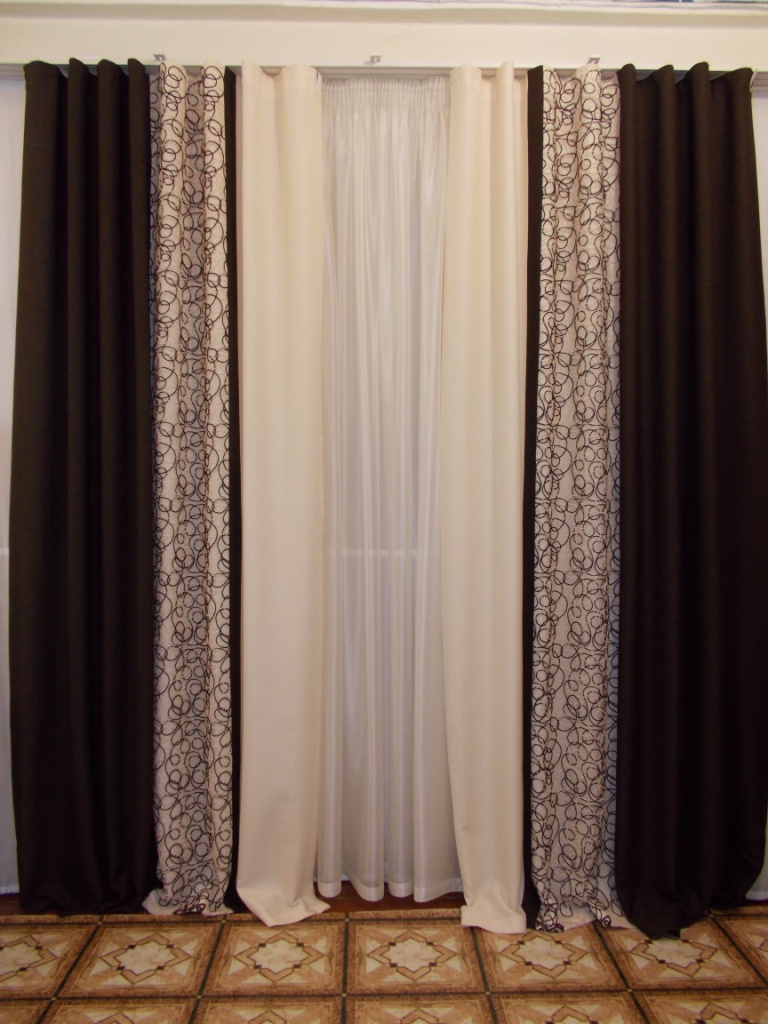 tulle con tende all'interno