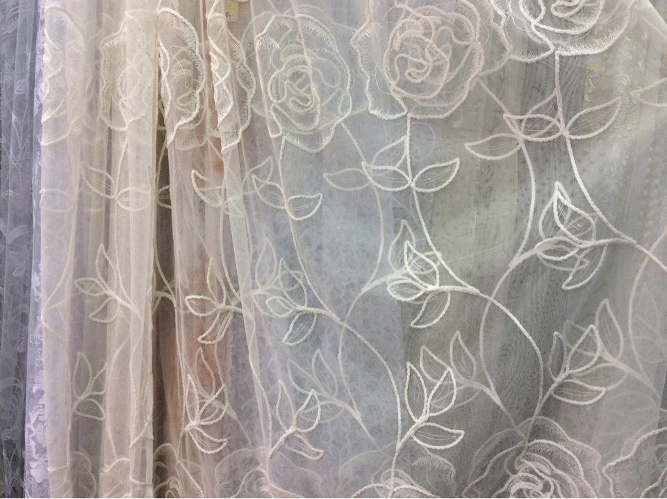 tulle con ricamo foto