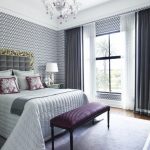 scegli un set di tende e copriletti per la foto del design della camera da letto