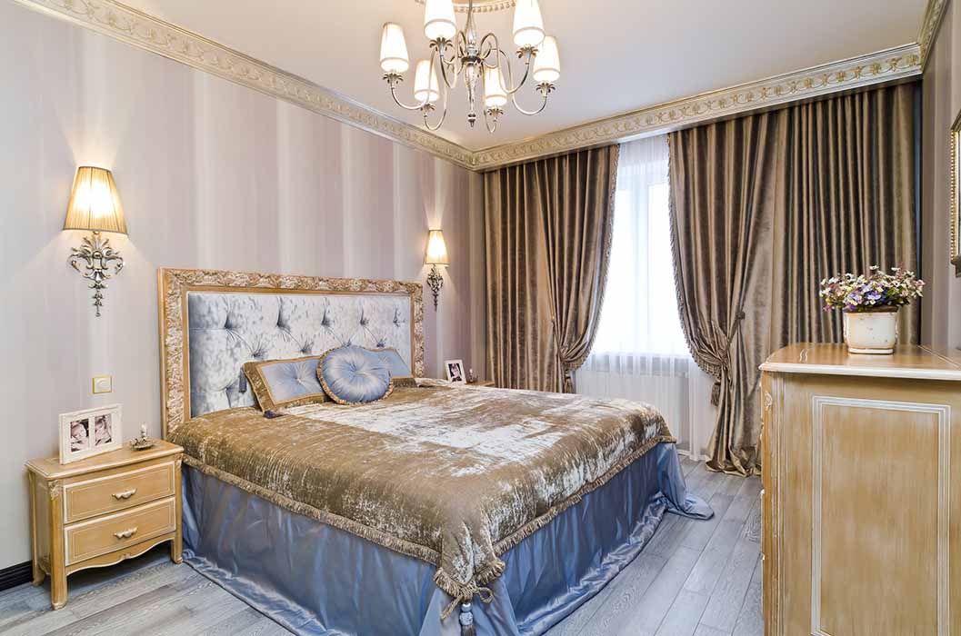set di tende e copriletti per idee di arredamento per la camera da letto