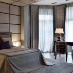 scegliere un set di tende e copriletti per le idee di arredamento della camera da letto
