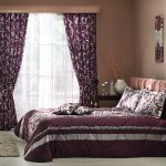 scegliere un set di tende e copriletti per le idee di design della camera da letto