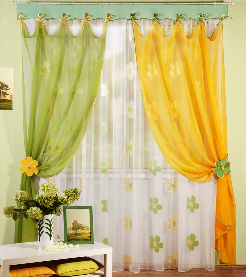 Tende arcobaleno con fiori
