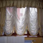 Come appendere correttamente tulle e tende e creare splendide foto decorative