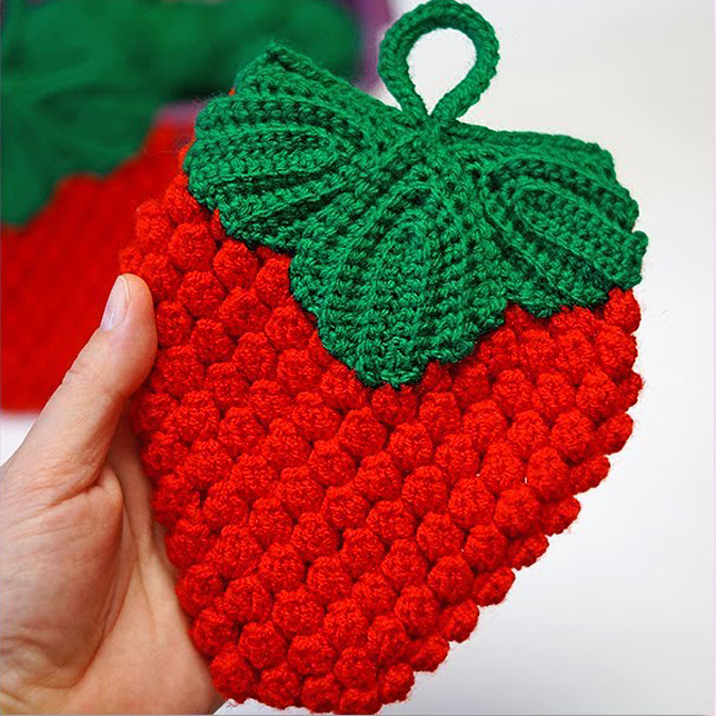 come lavorare a maglia una presina a forma di fragola