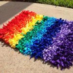 idee per decorare tappeti all'uncinetto