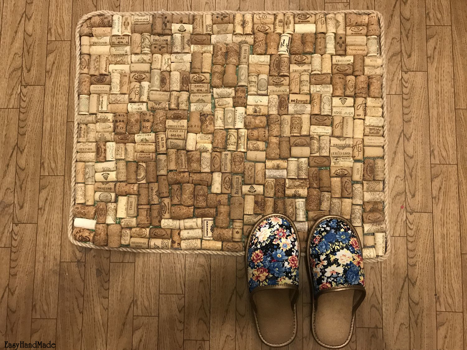 idee per decorare tappeti in sughero