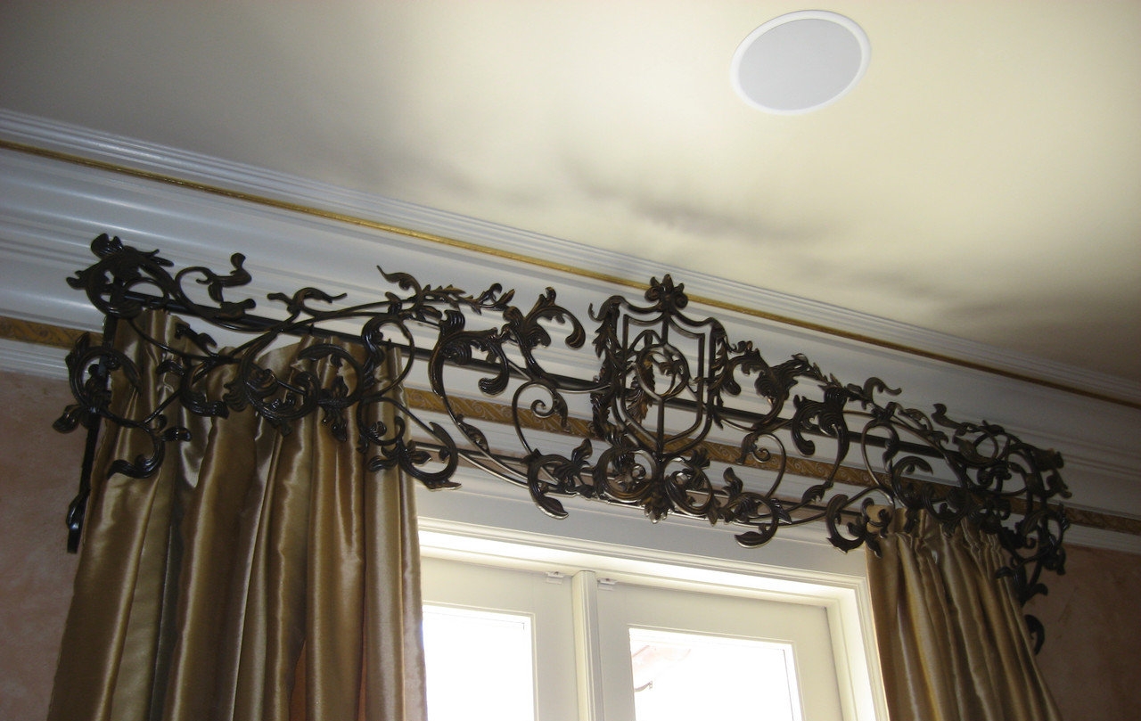 cornice forgiata