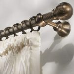 tipi di idee per aste per tende in metallo