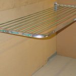 Stenski sušilnik za perilo za balkon