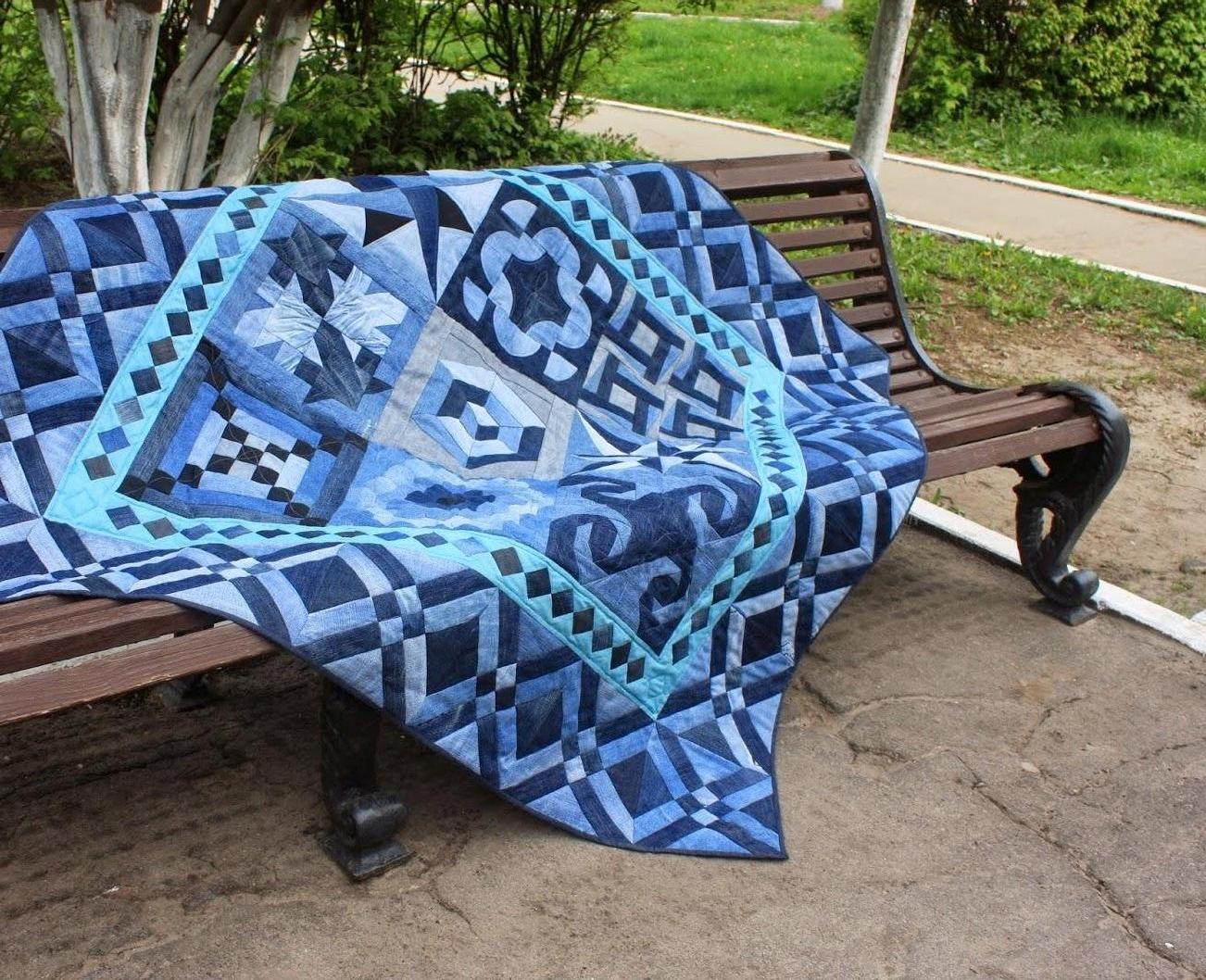 coperta realizzata con vecchi jeans