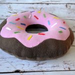 decorazione fotografica a forma di ciambella con cuscino