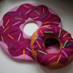 idee di design per cuscini a forma di ciambella