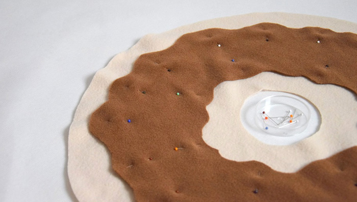 idee fai da te per decorare cuscini a forma di ciambella
