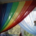 idee per tende arcobaleno per interni