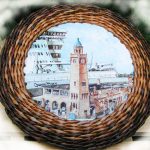 cornice per foto realizzata con materiali di scarto