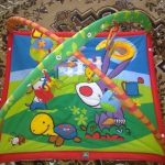 tappeto evolutivo per bambini con decorazioni fai da te