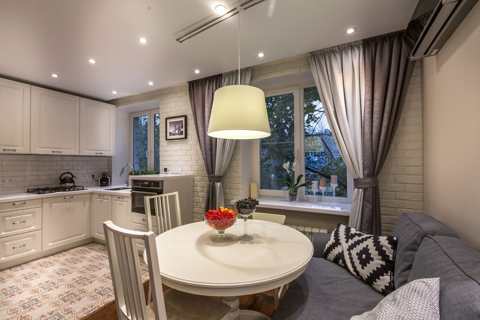 idee per l'arredamento con tende grigie