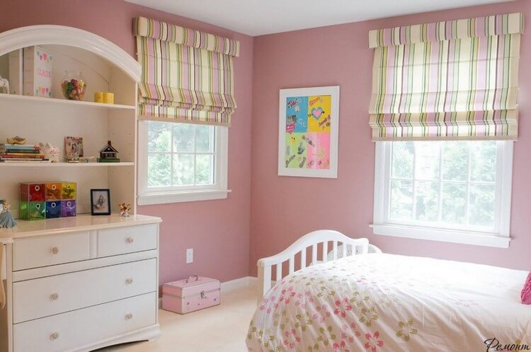 idee di design per tende per la cameretta di una bambina